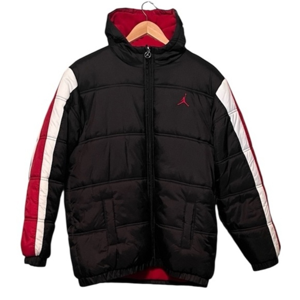 Jordan Puffer Jacket black red white fleece interior teen size XL. Men’s medium